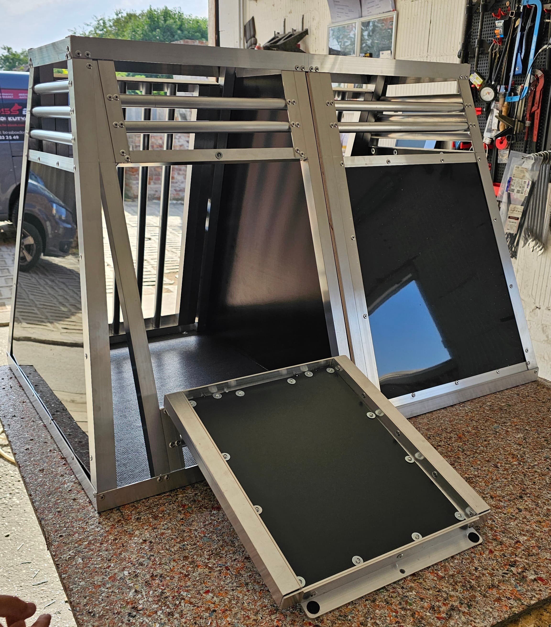 Box accessoryVészkijàrat