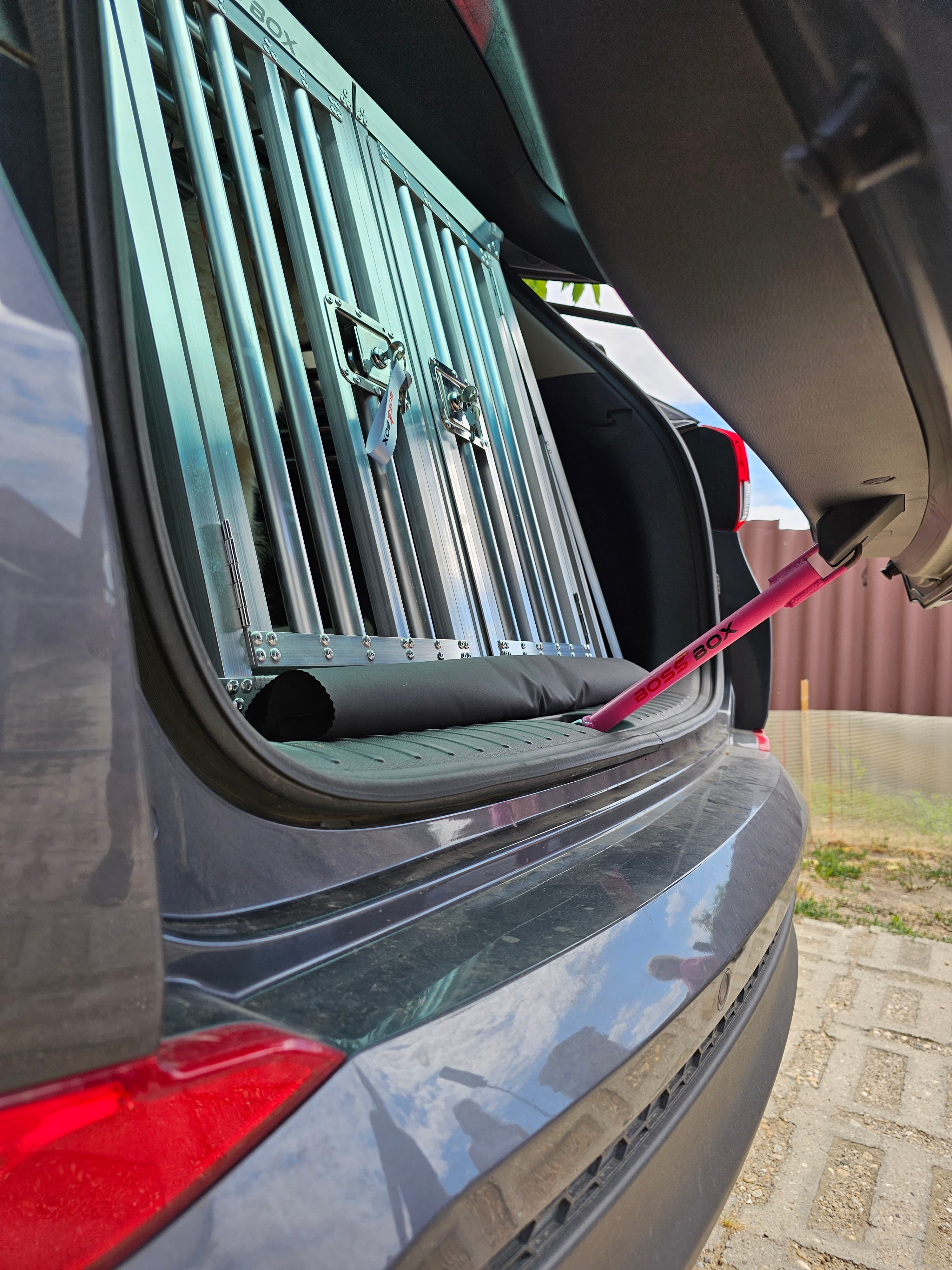 Box accessoryCsomagtèr kitámasztó